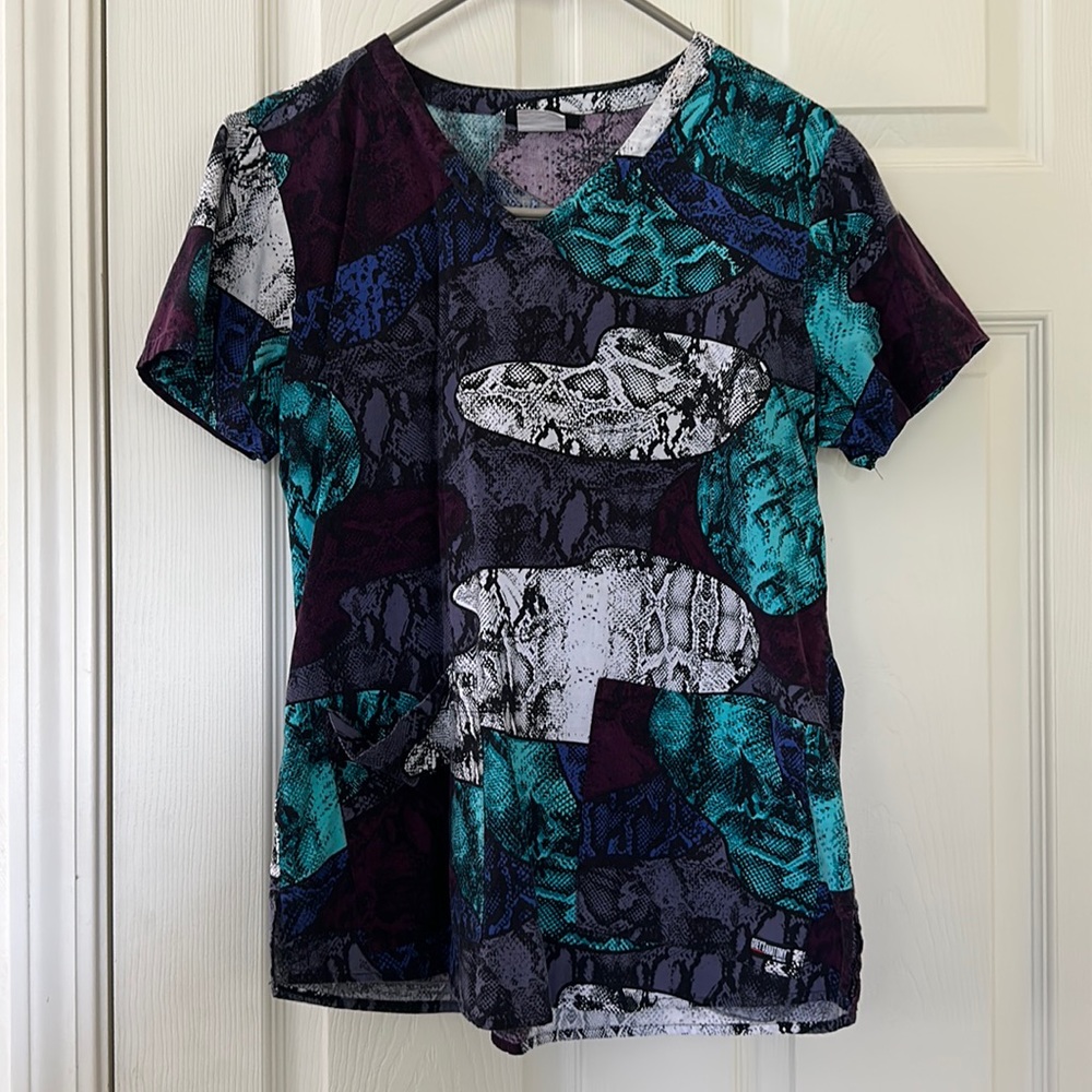 Grey's Anatomy scrub top Multi colored in Medium